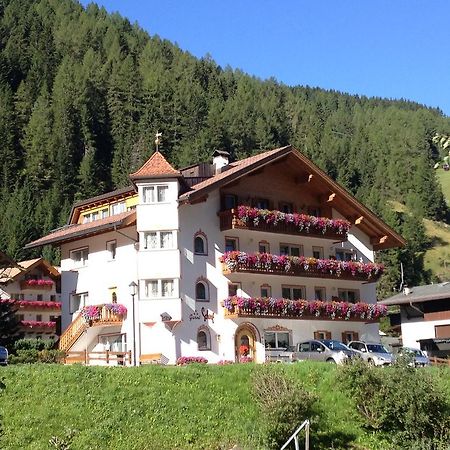 Garni B&B Schenk セルヴァ・ディ・ヴァル・ガルデーナ エクステリア 写真