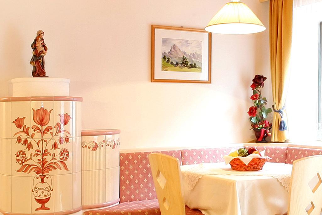 Garni B&B Schenk セルヴァ・ディ・ヴァル・ガルデーナ 部屋 写真