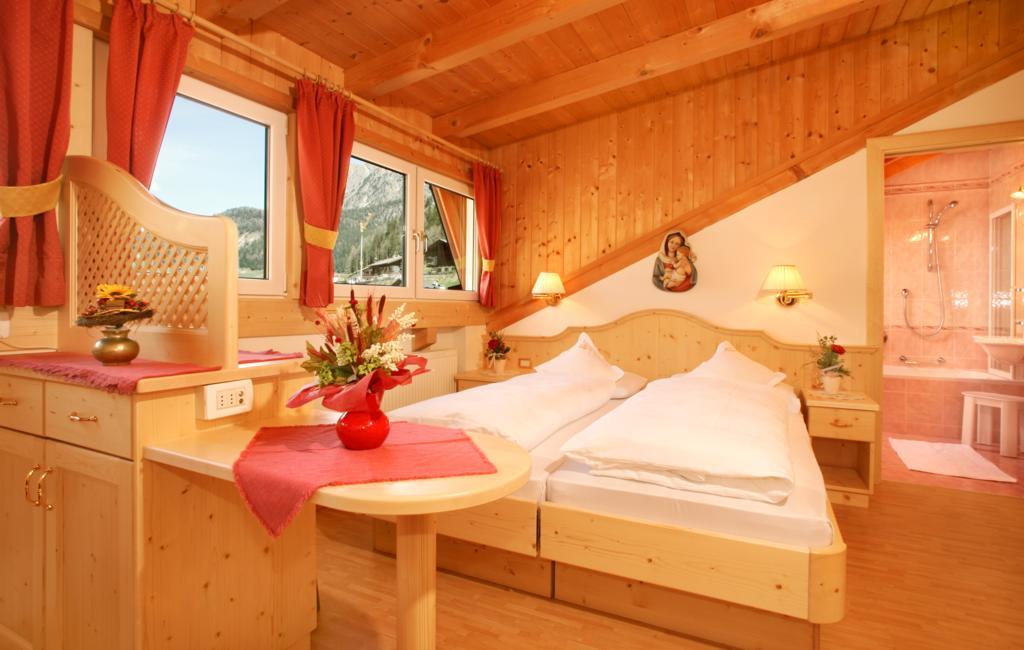 Garni B&B Schenk セルヴァ・ディ・ヴァル・ガルデーナ 部屋 写真
