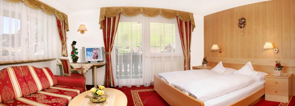 Garni B&B Schenk セルヴァ・ディ・ヴァル・ガルデーナ 部屋 写真