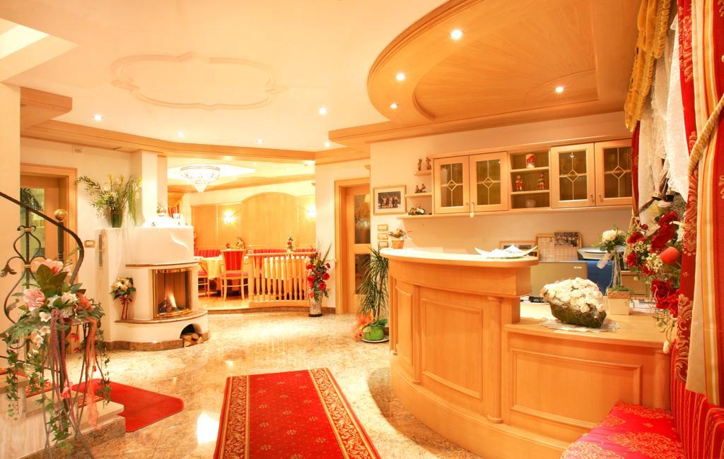 Garni B&B Schenk セルヴァ・ディ・ヴァル・ガルデーナ 部屋 写真