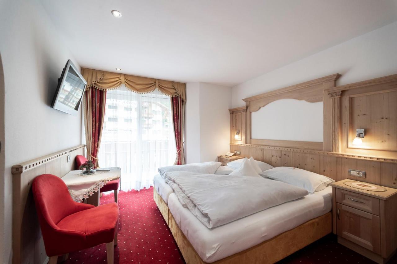 Garni B&B Schenk セルヴァ・ディ・ヴァル・ガルデーナ エクステリア 写真