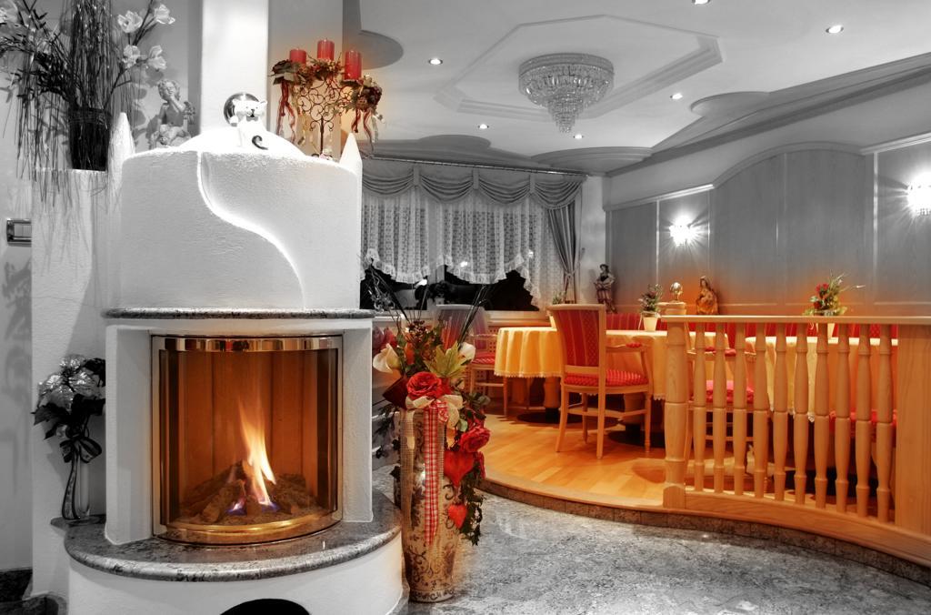 Garni B&B Schenk セルヴァ・ディ・ヴァル・ガルデーナ エクステリア 写真